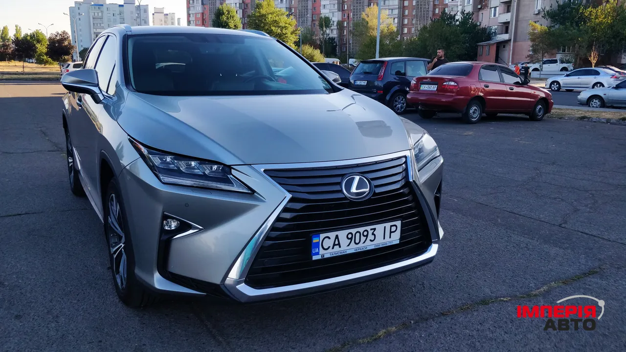 Lexus RX - фото 4