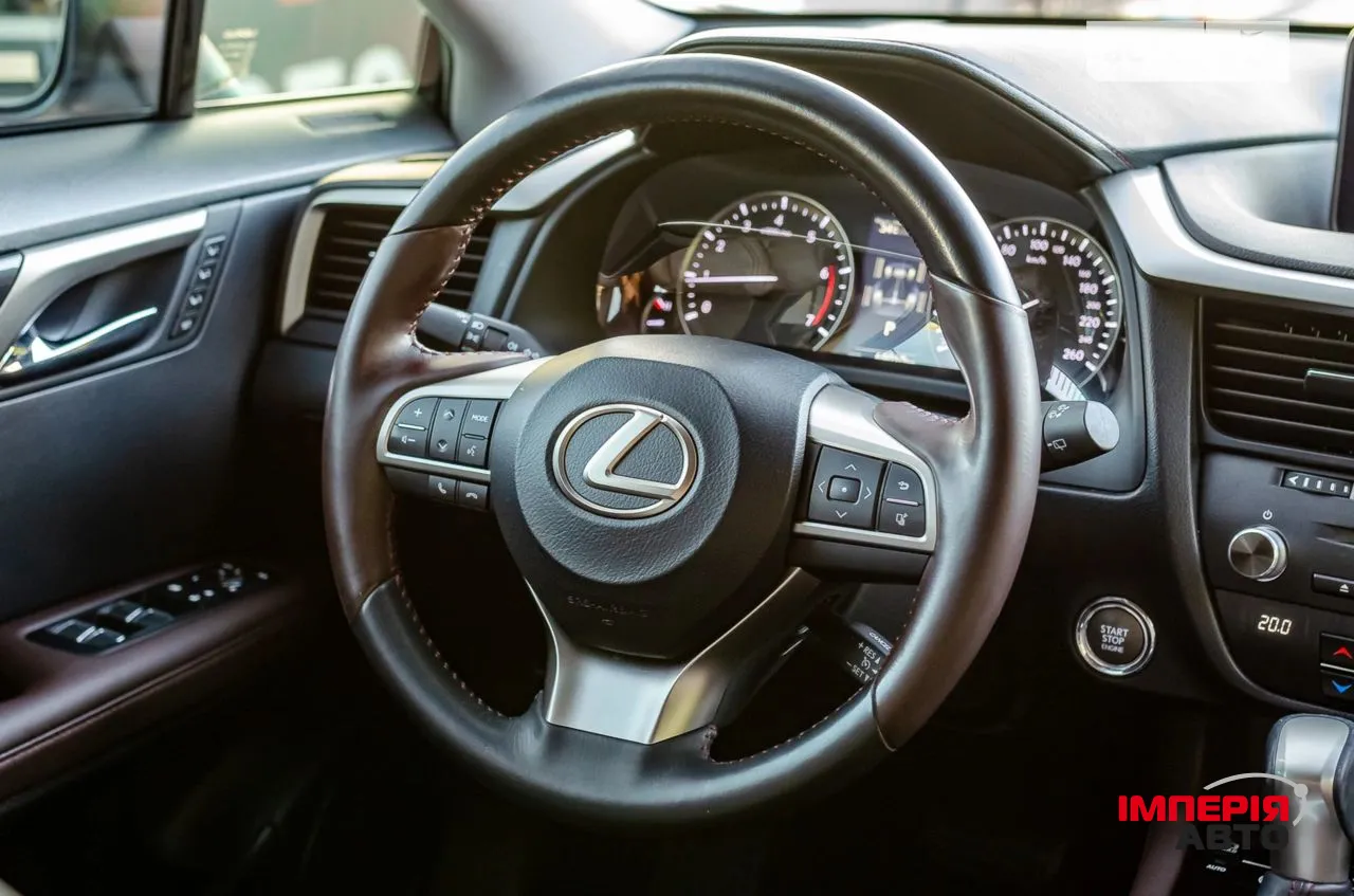 Lexus RX - фото 15