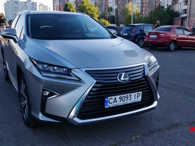 Lexus RX - фото 4