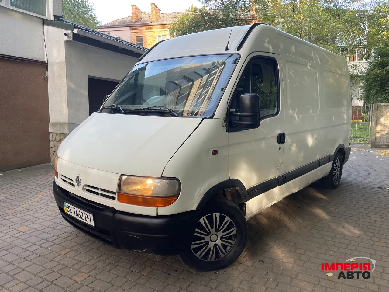Renault Trafic - фото 10