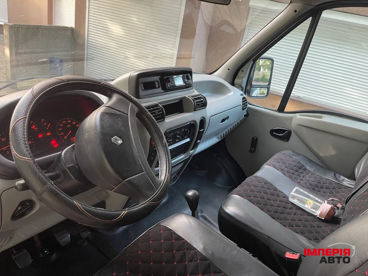 Renault Trafic - фото 15