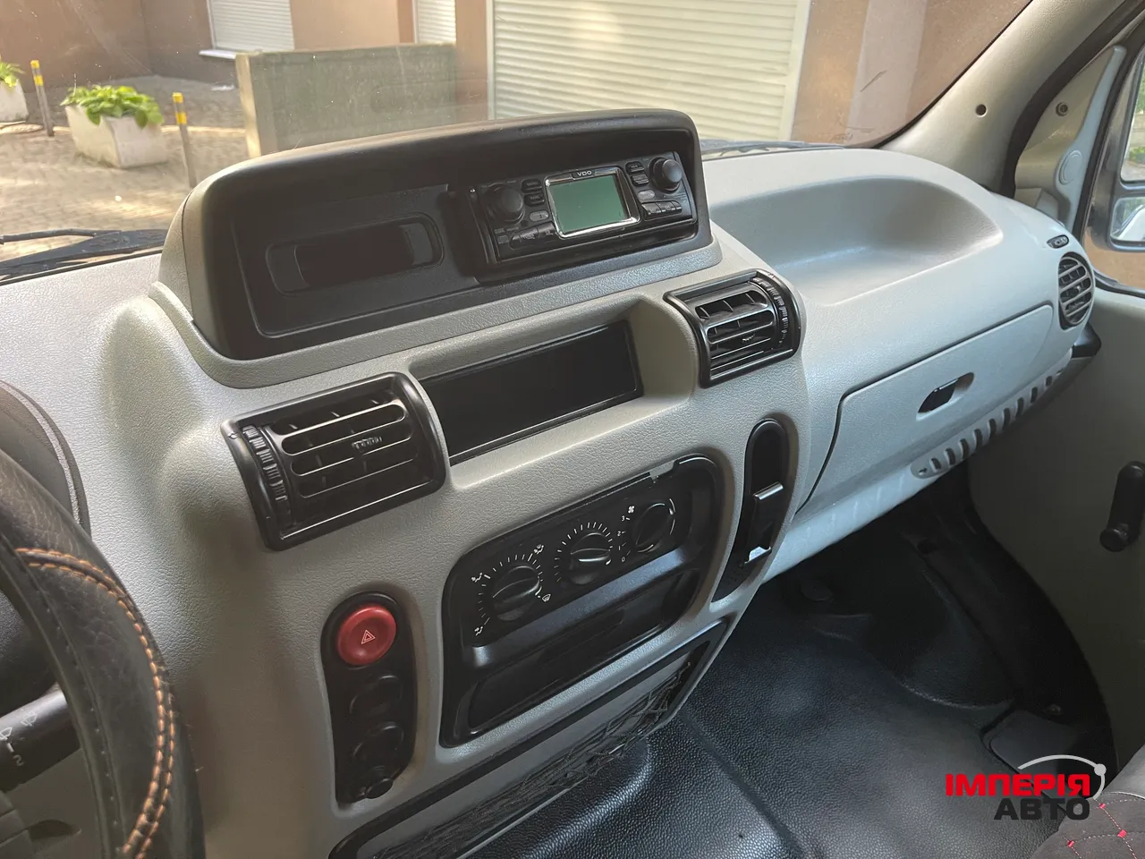 Renault Trafic - фото 18