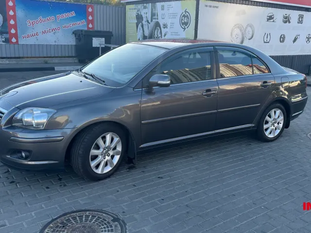 Toyota Avensis - зображення 2