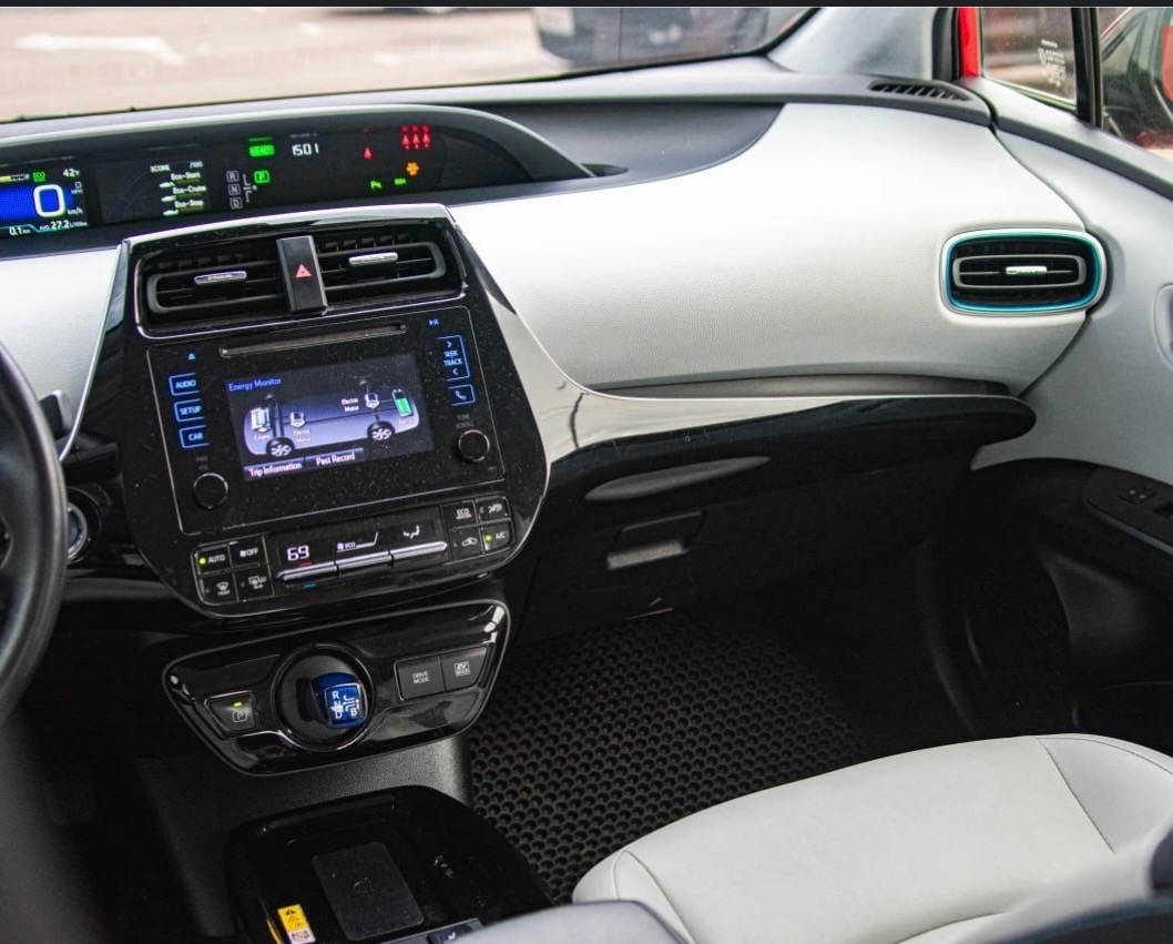 Toyota Prius - фото 8