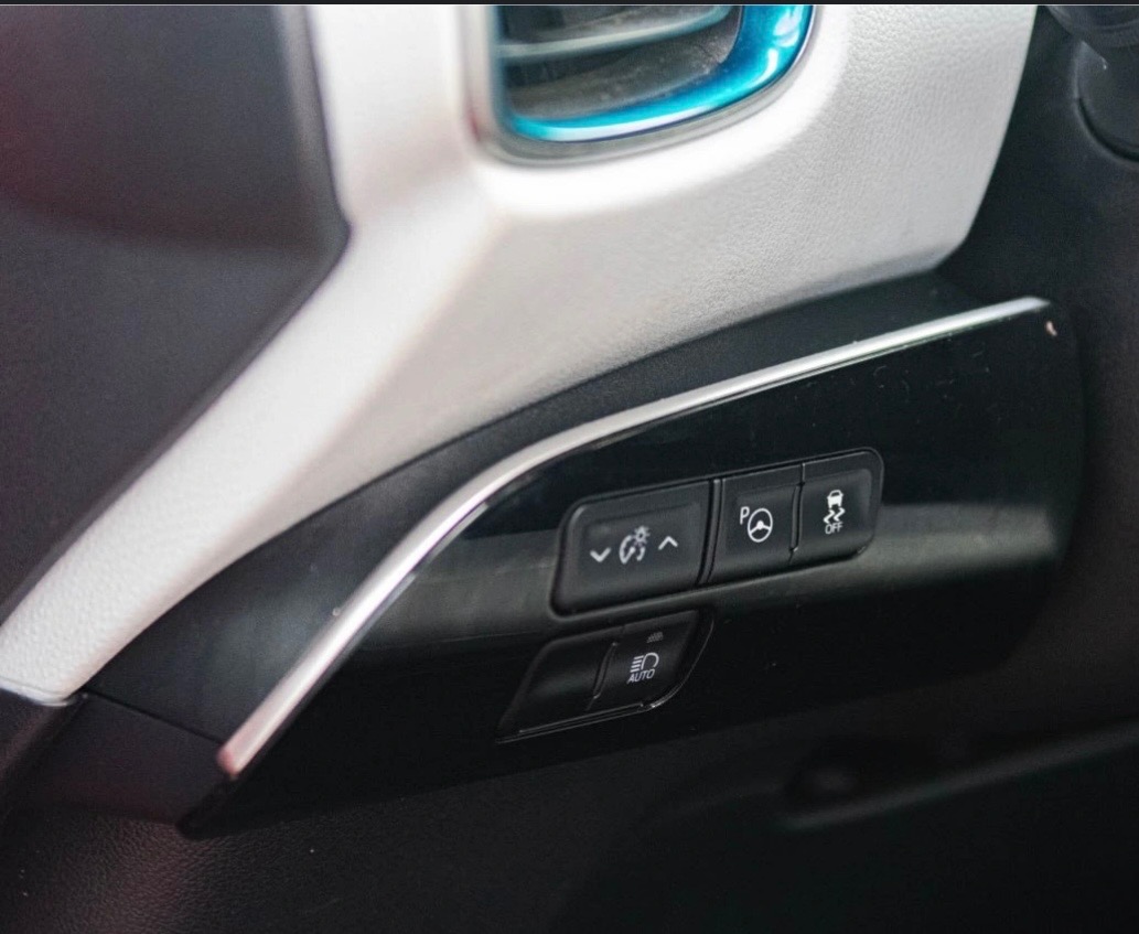 Toyota Prius - фото 12