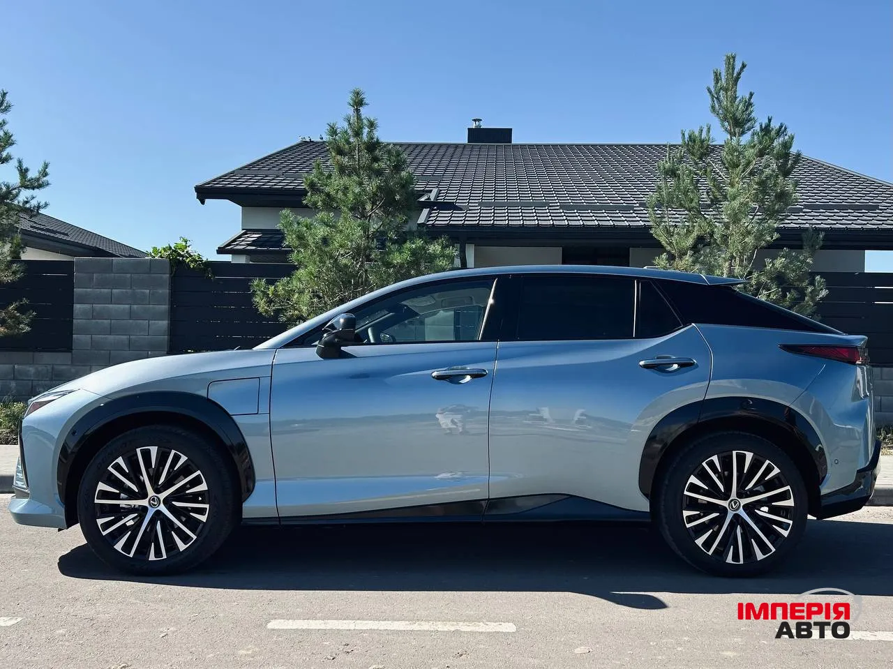 Lexus RZ - фото 5