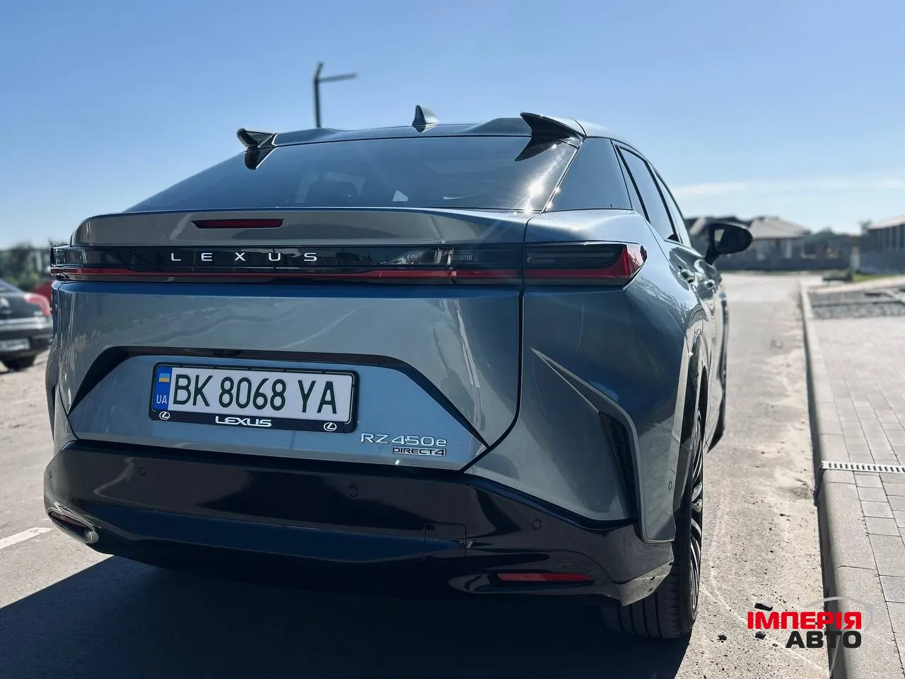 Lexus RZ - фото 9