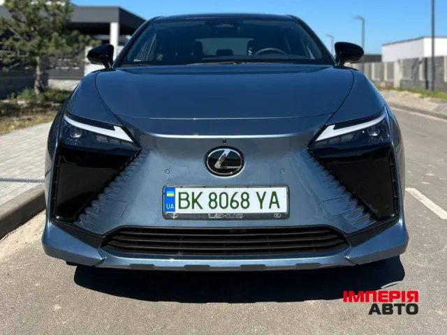 Lexus RZ - фото 4