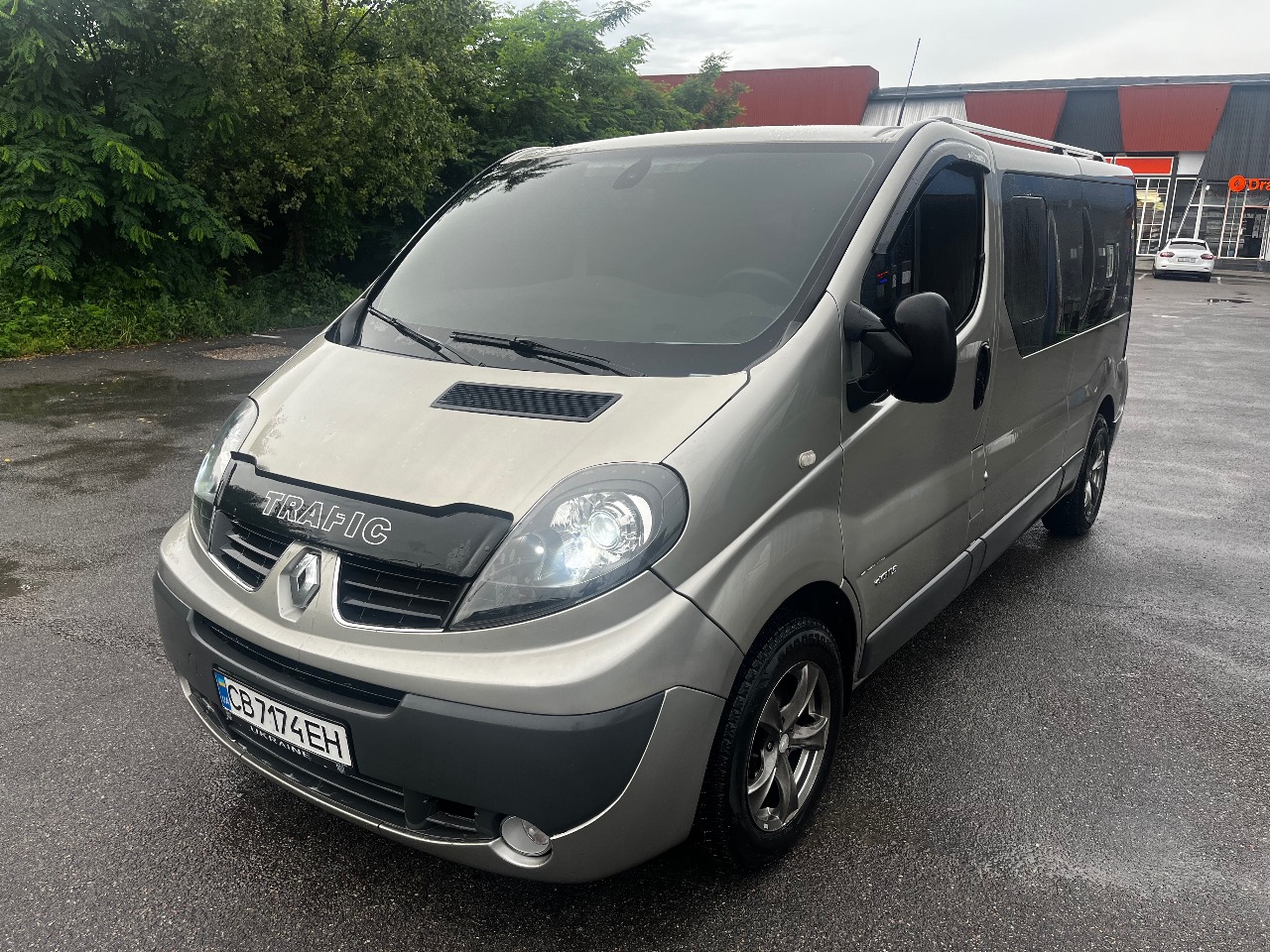 Renault Trafic - фото 12