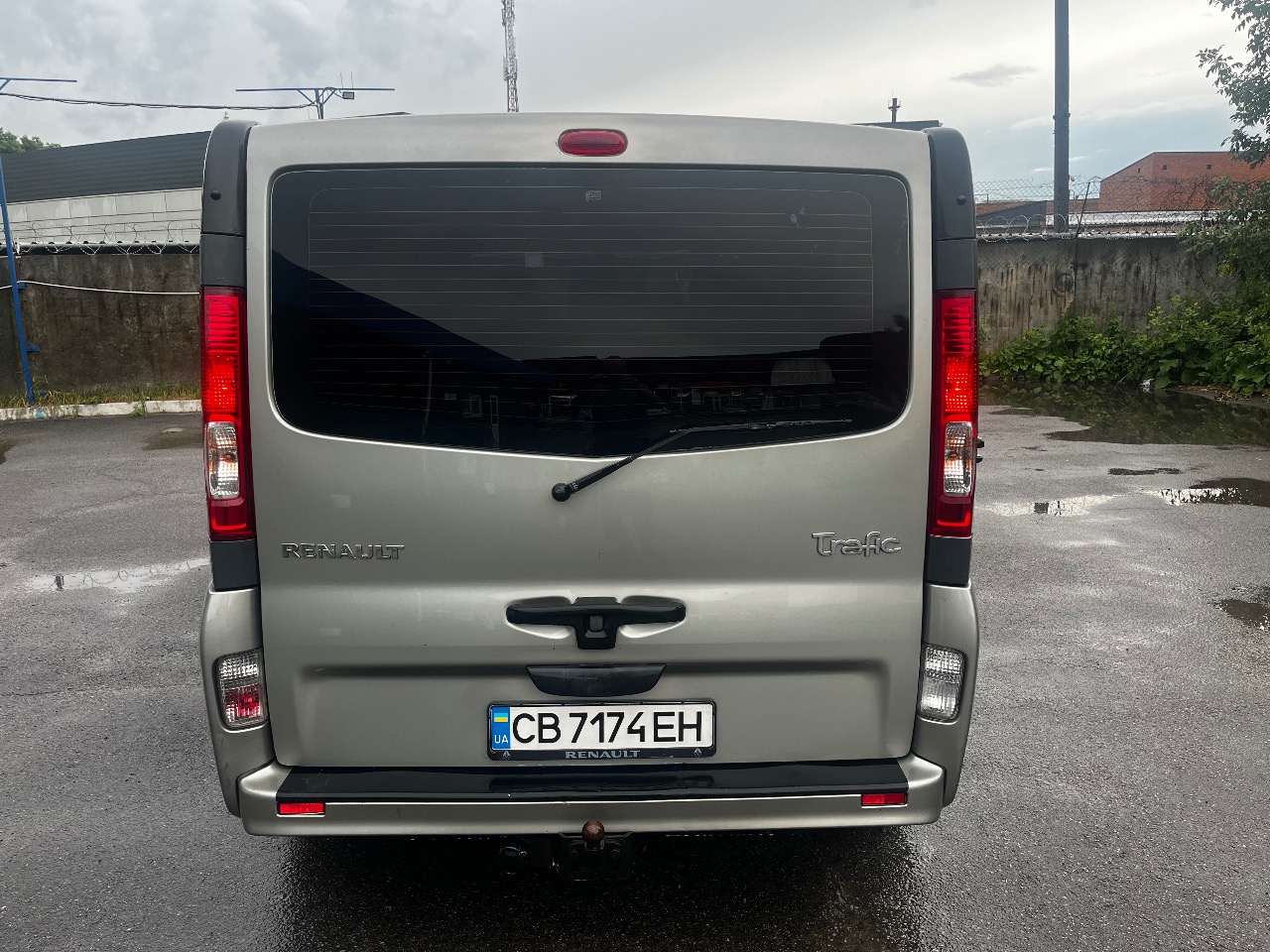 Renault Trafic - фото 14