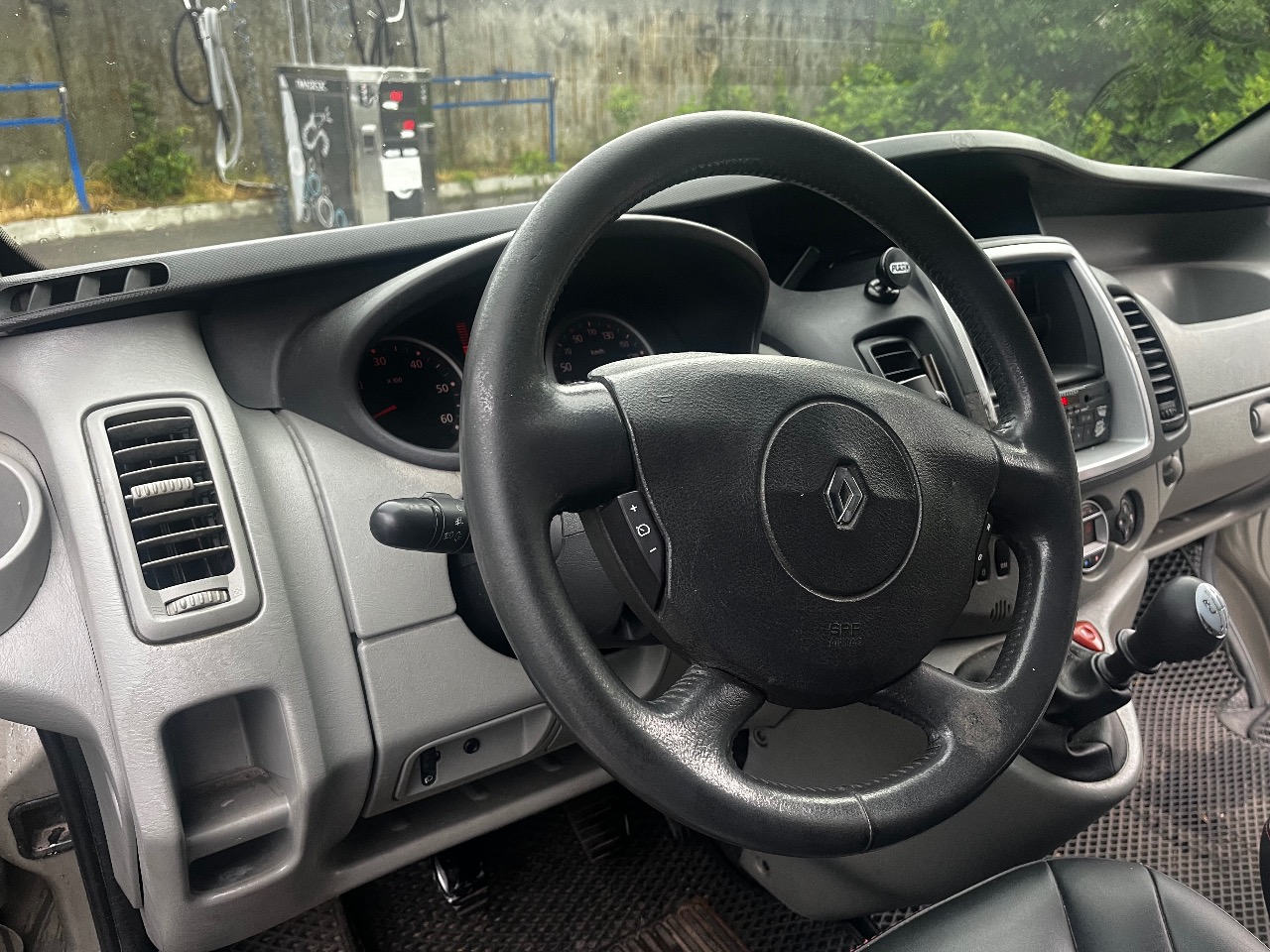 Renault Trafic - фото 6