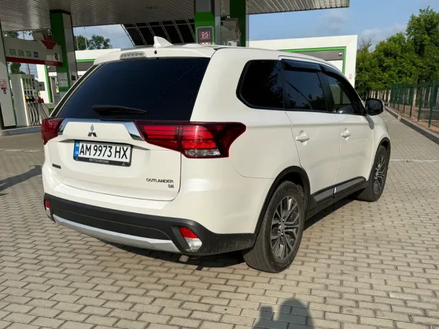 Mitsubishi Outlander - фото 5