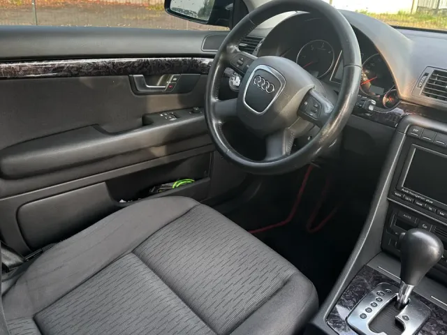 Audi A4 - фото 4