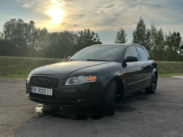 Audi A4 - фото 2