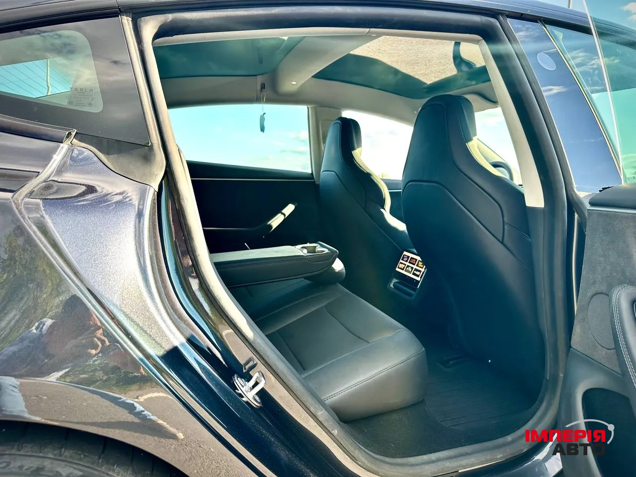 Tesla Model 3 - фото 16