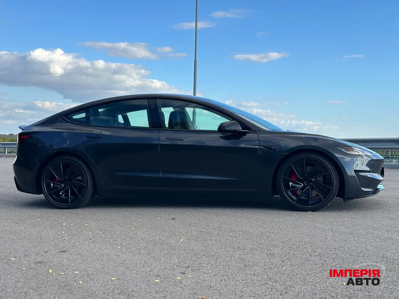 Tesla Model 3 - фото 5