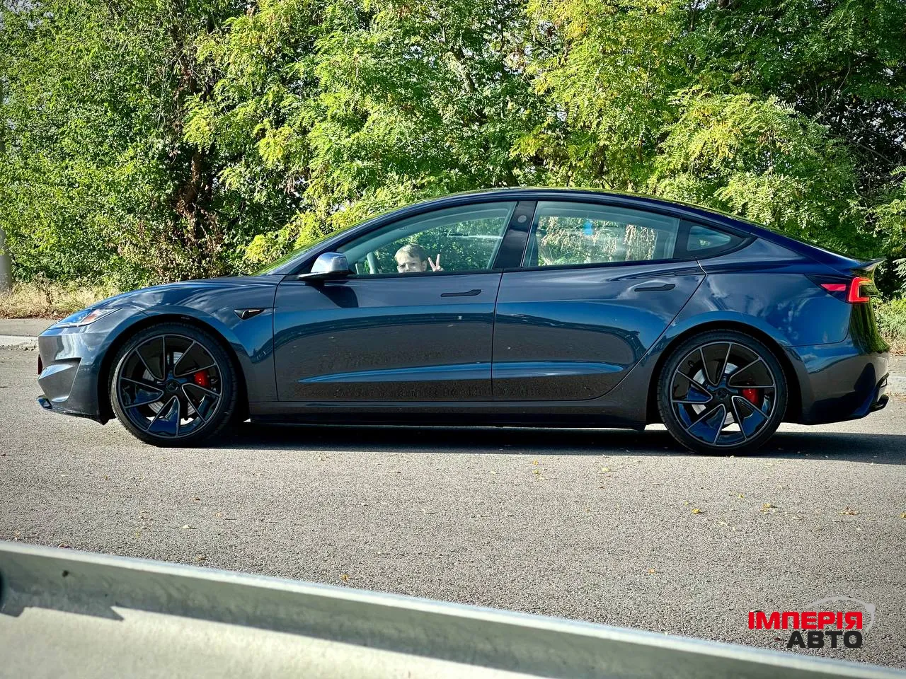 Tesla Model 3 - фото 4