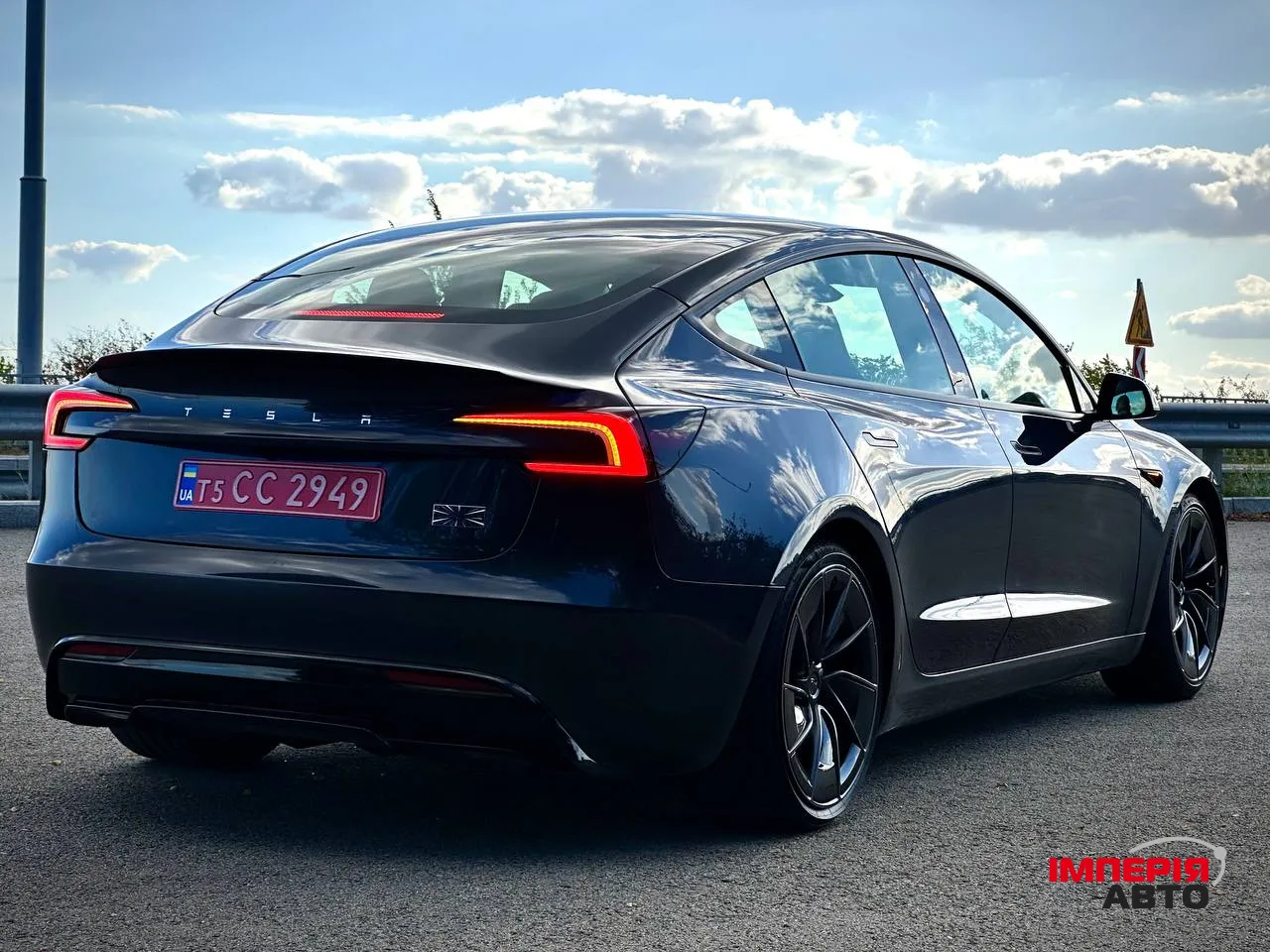 Tesla Model 3 - фото 6