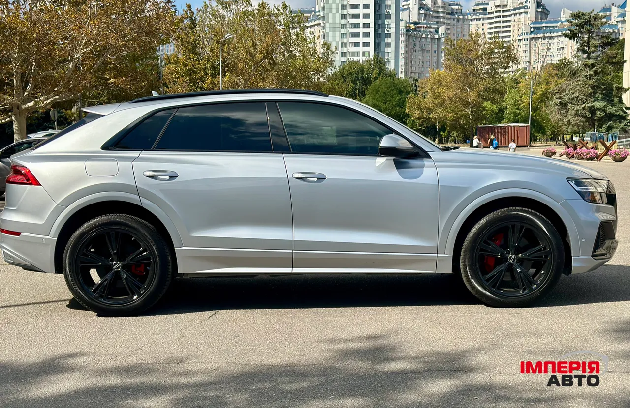 Audi Q8 - фото 10