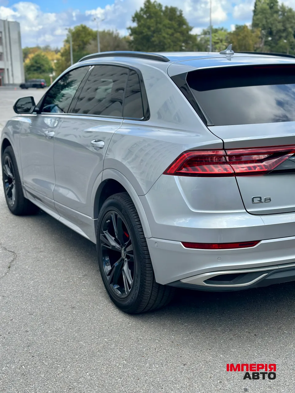 Audi Q8 - фото 7