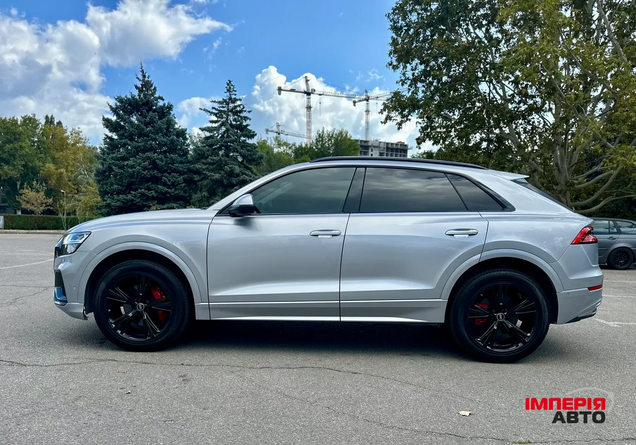 Audi Q8 - фото 5