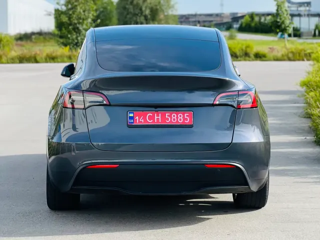 Tesla Model Y - фото 4
