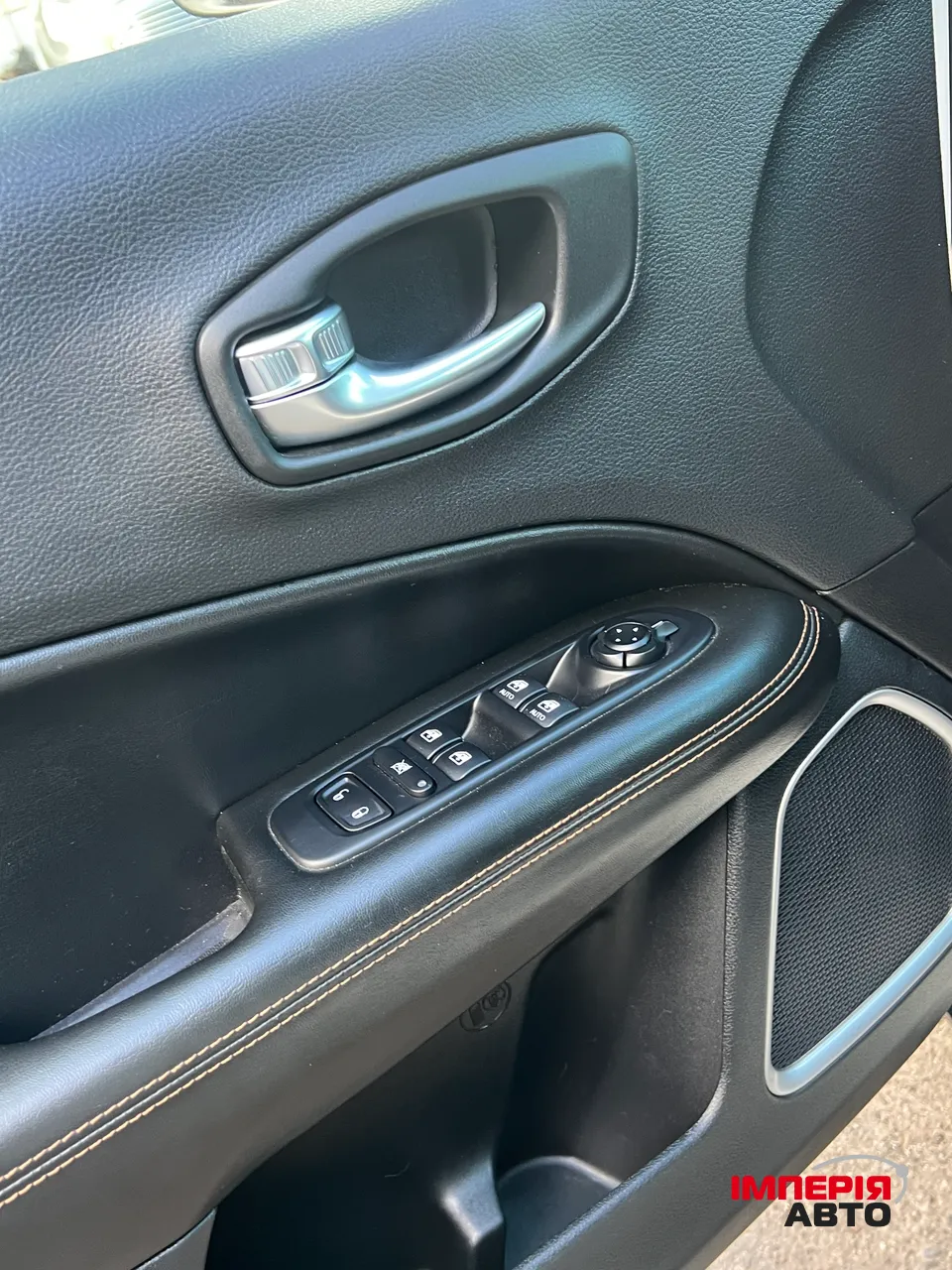 Jeep Compass - фото 10