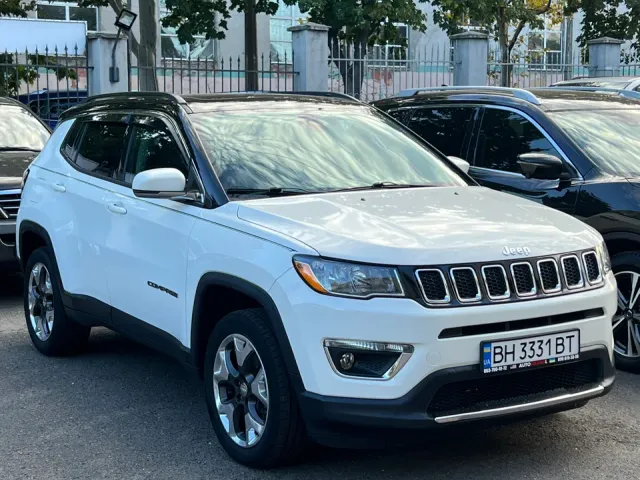 Jeep Compass - фото 1