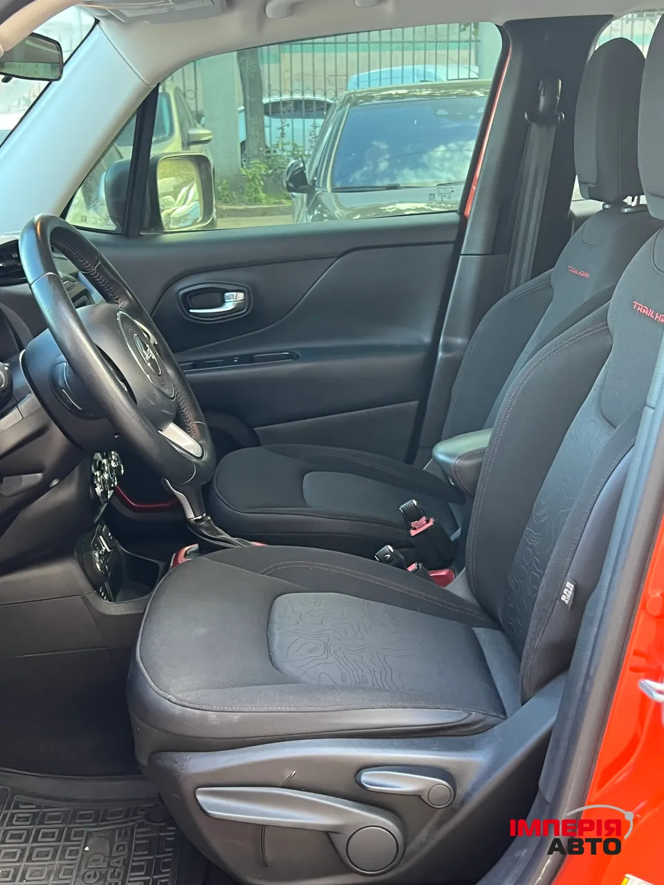 Jeep Renegade - фото 18