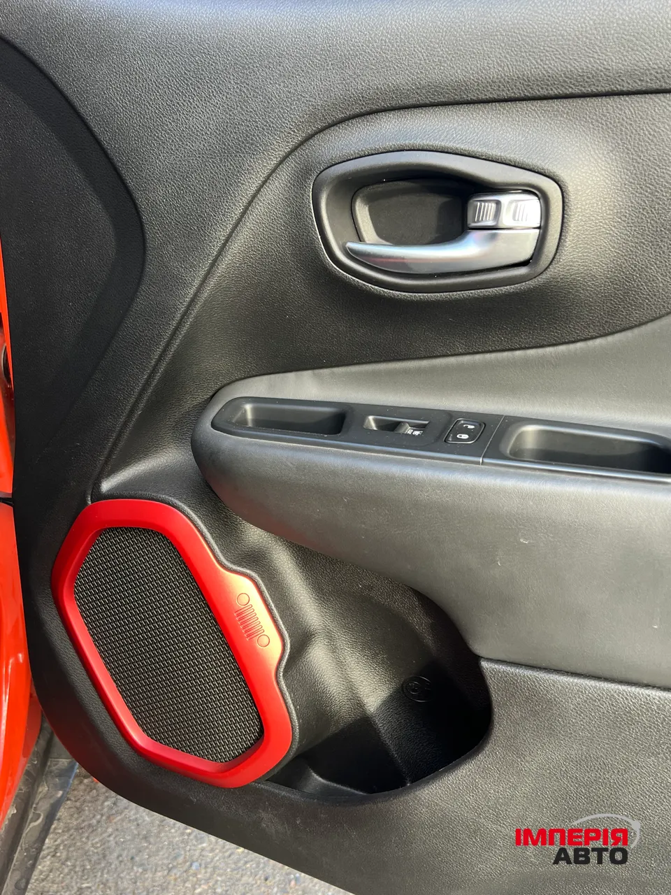 Jeep Renegade - фото 21