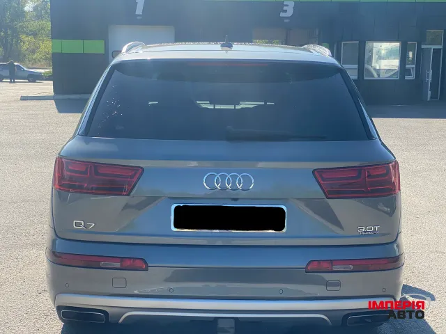 Audi Q7 - фото 5