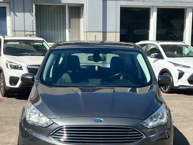 Ford C-MAX - фото 1