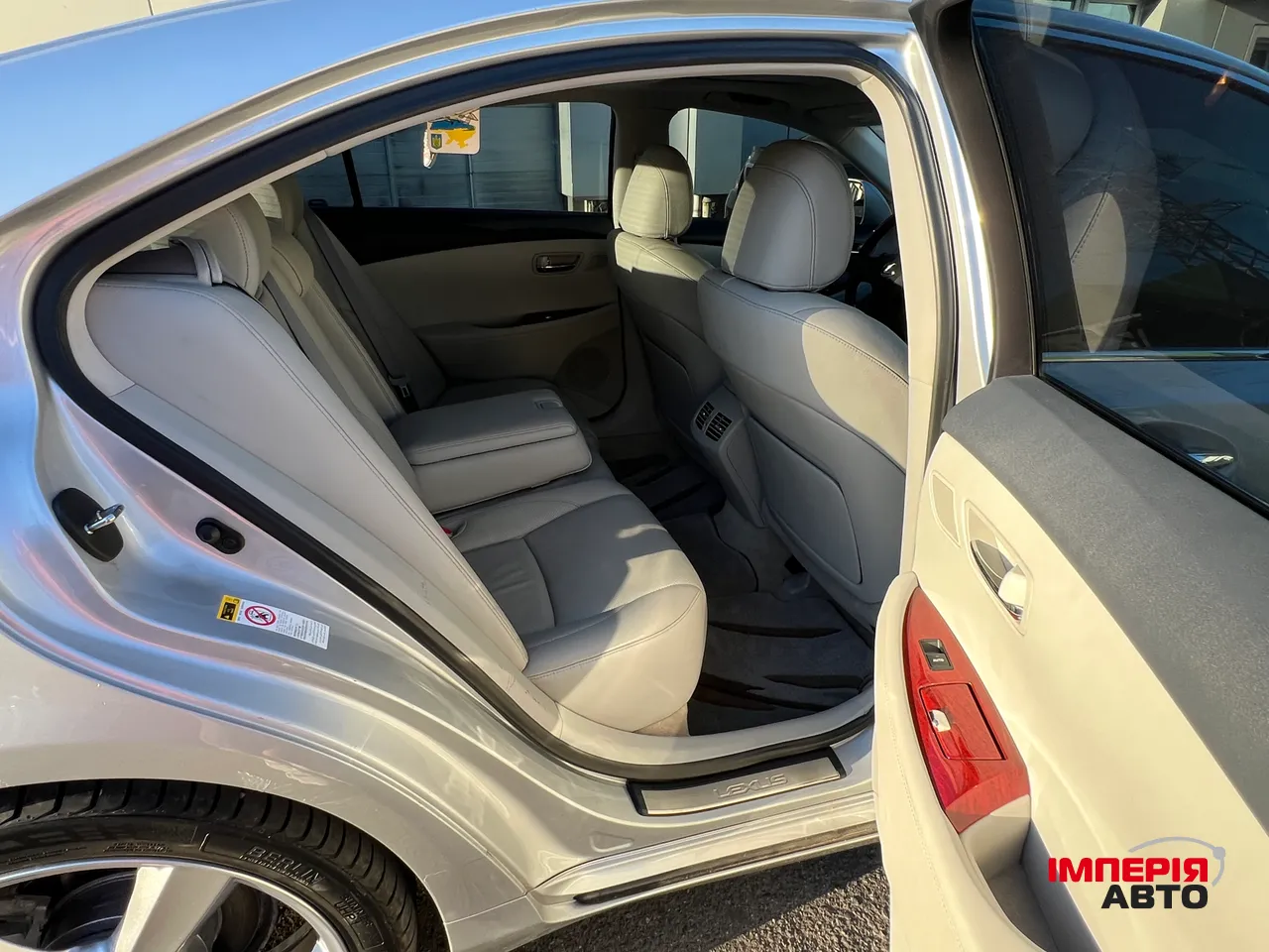 Lexus ES - фото 20