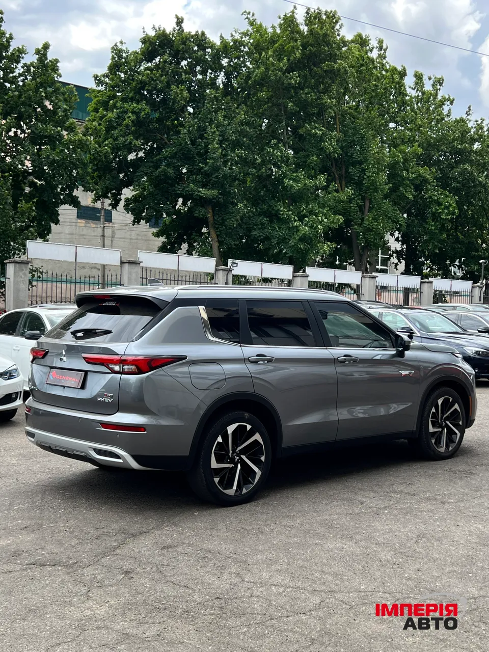 Mitsubishi Outlander - фото 15