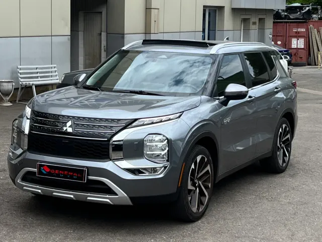 Mitsubishi Outlander - фото 4