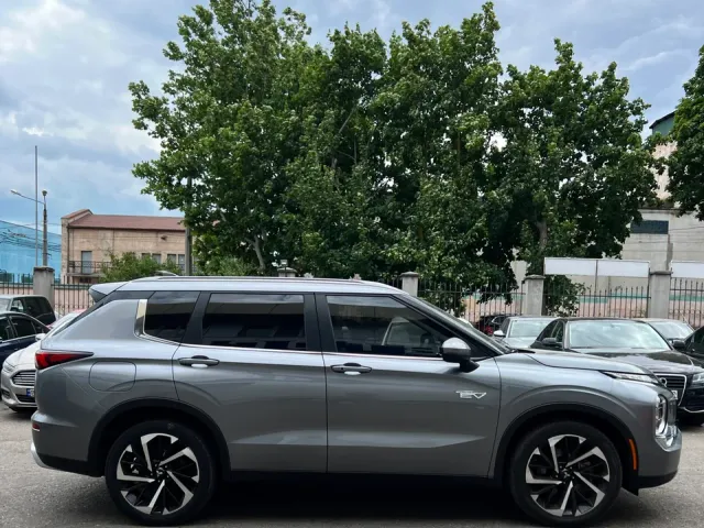 Mitsubishi Outlander - фото 5