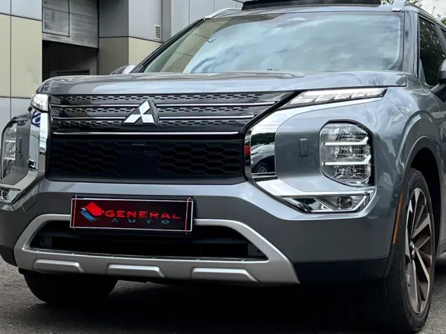 Mitsubishi Outlander - фото 2