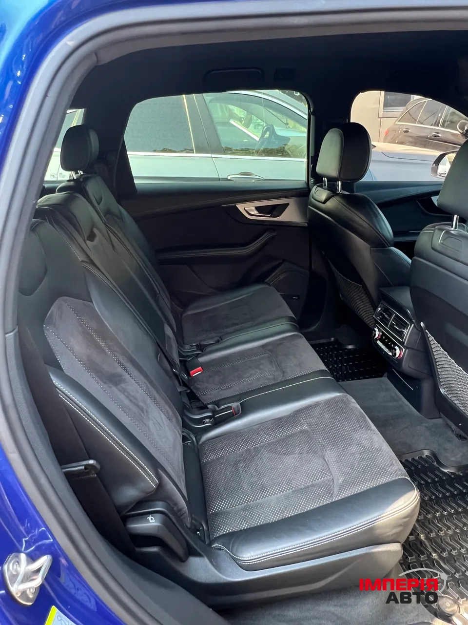Audi Q7 - фото 28