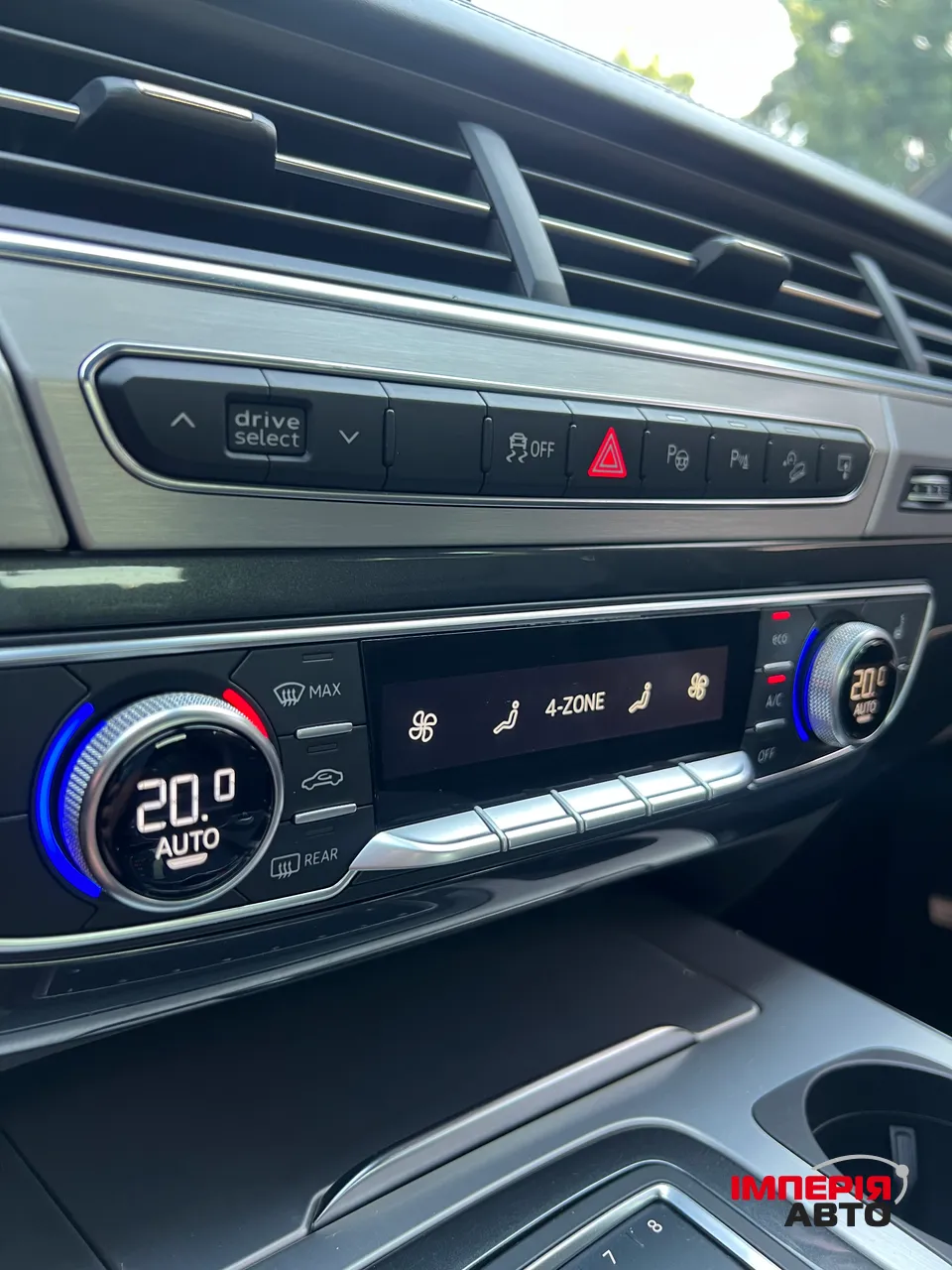 Audi Q7 - фото 20