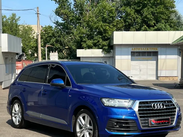 Audi Q7 - фото 4
