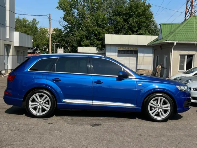 Audi Q7 - фото 5