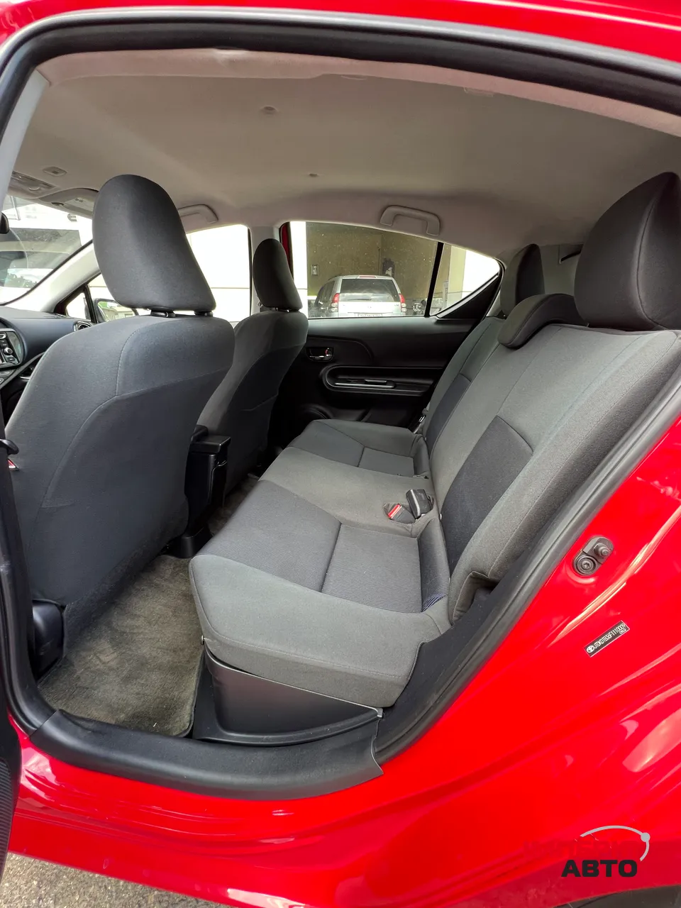 Toyota Prius c - фото 18