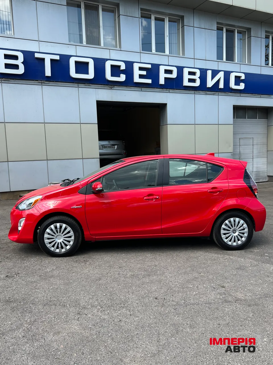 Toyota Prius c - фото 3