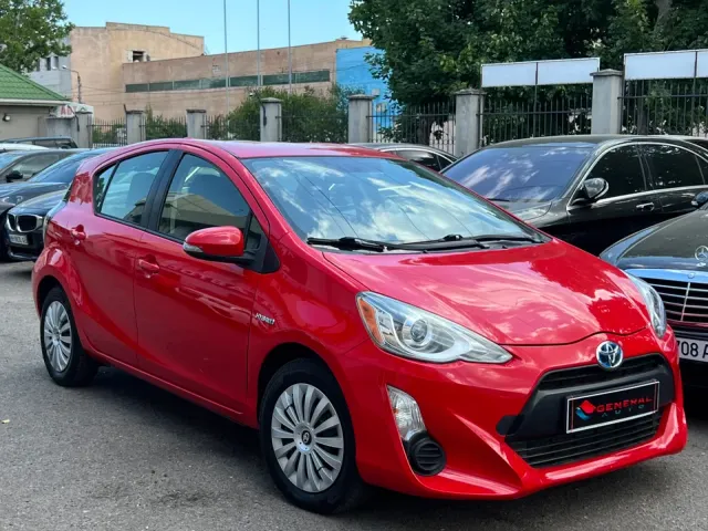 Toyota Prius c - фото 4