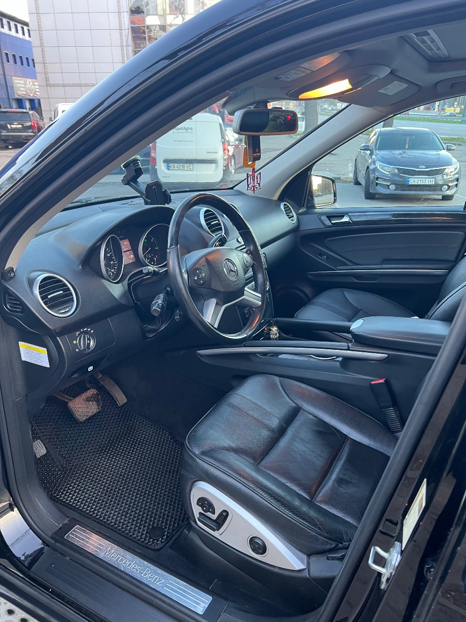 Mercedes-Benz M-Класс - фото 12