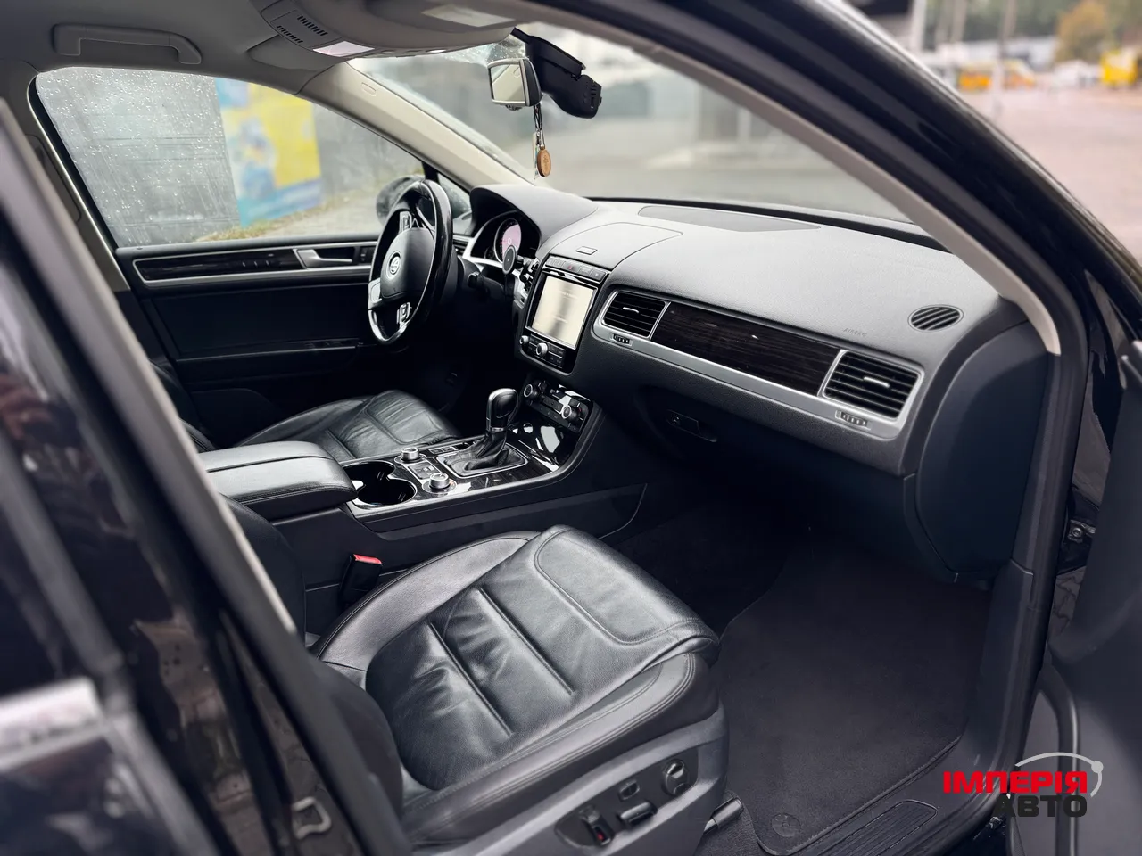 Volkswagen Touareg - фото 7