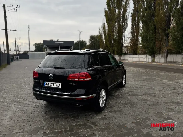Volkswagen Touareg - фото 2