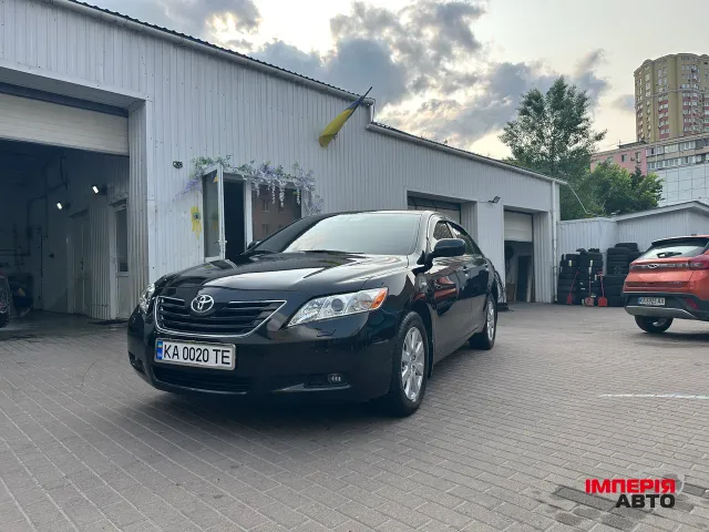 Toyota Camry - зображення 1