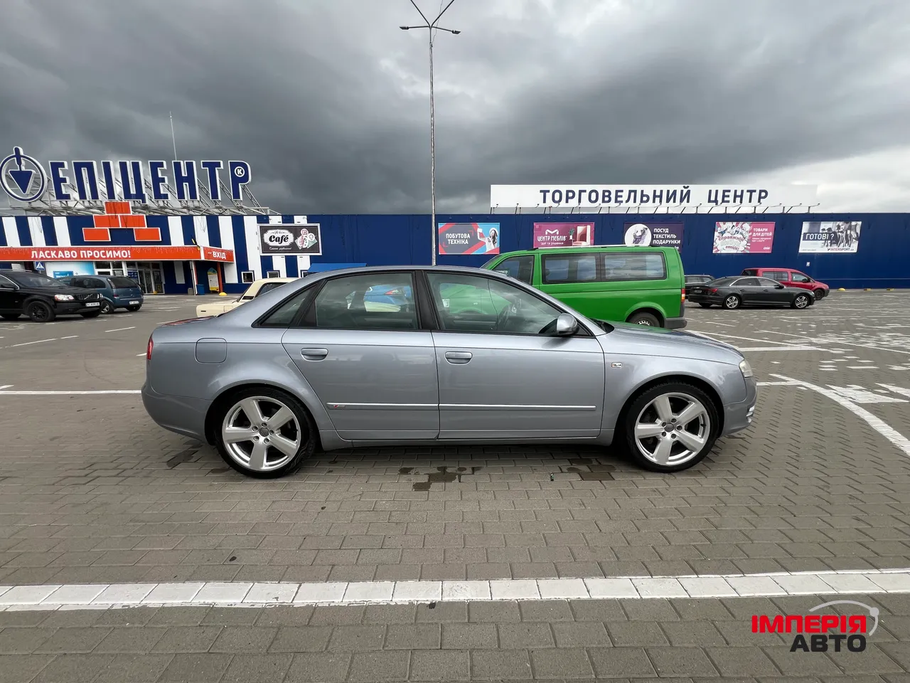 Audi A4 - фото 7