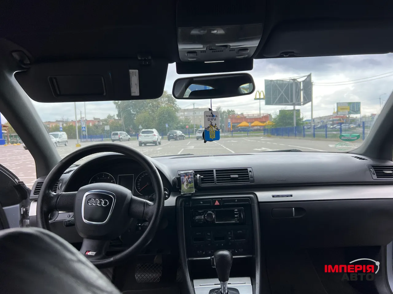 Audi A4 - фото 21